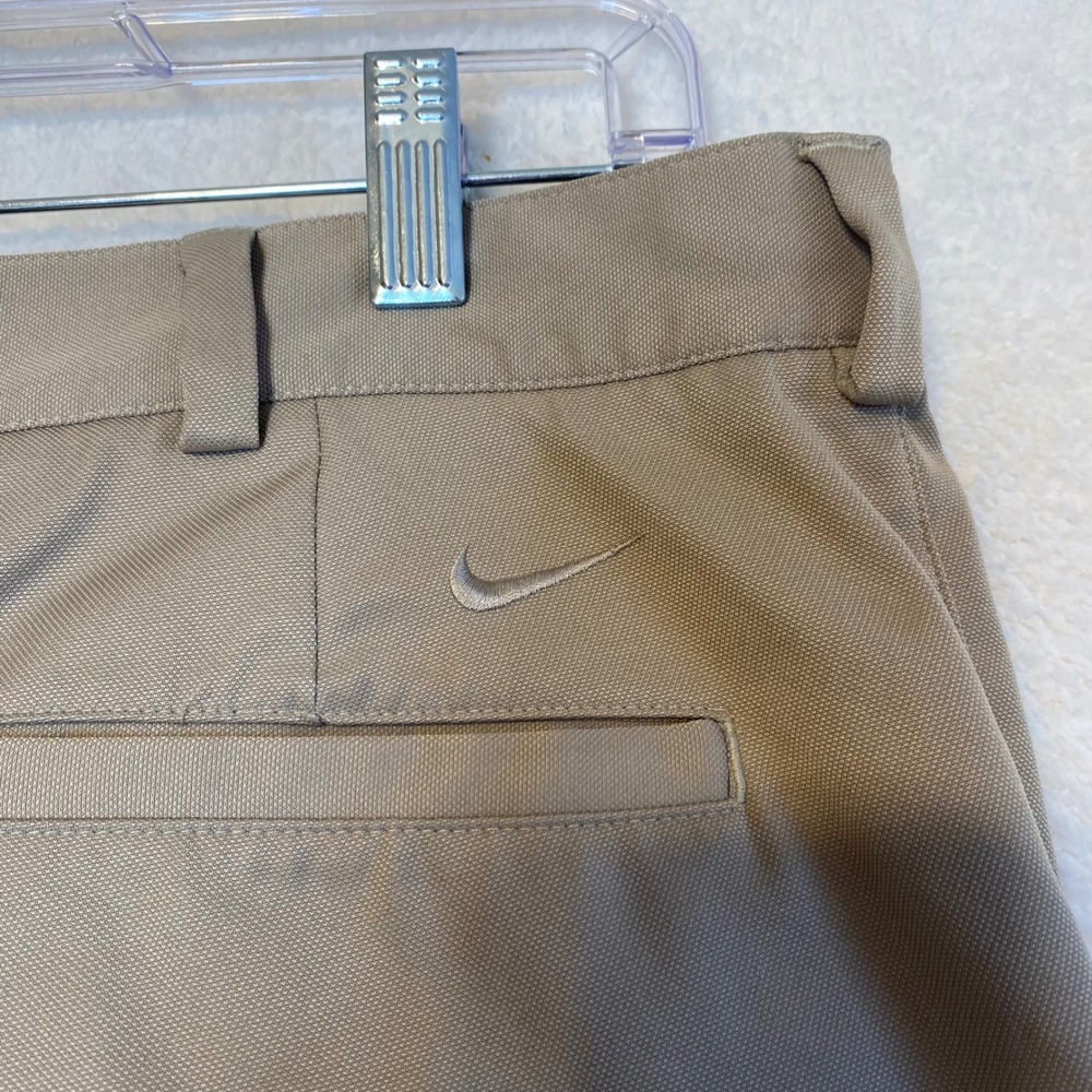 Nike Mens Golf Shorts Khaki Flat Front Fit Dry Size 34 Waist - Picture 8 of 11